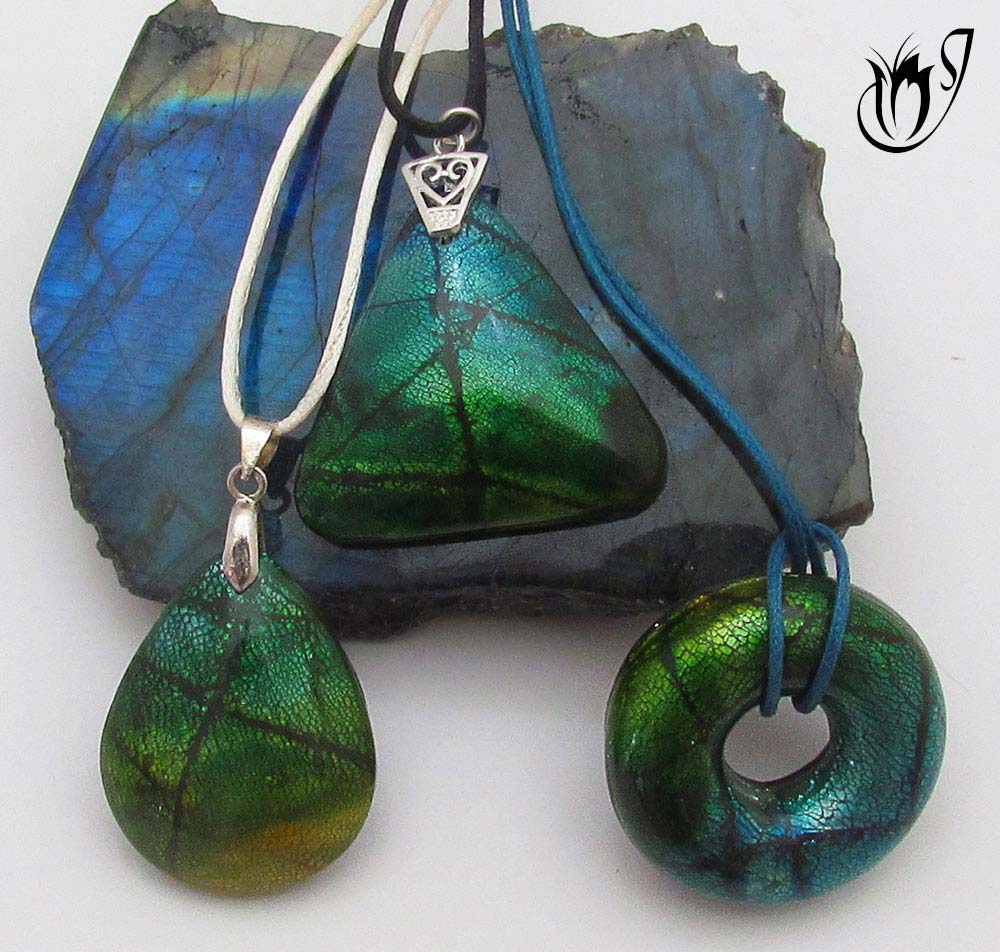 Faux dichroic polymer clay beads using polymer clay and a variety of surface techniques